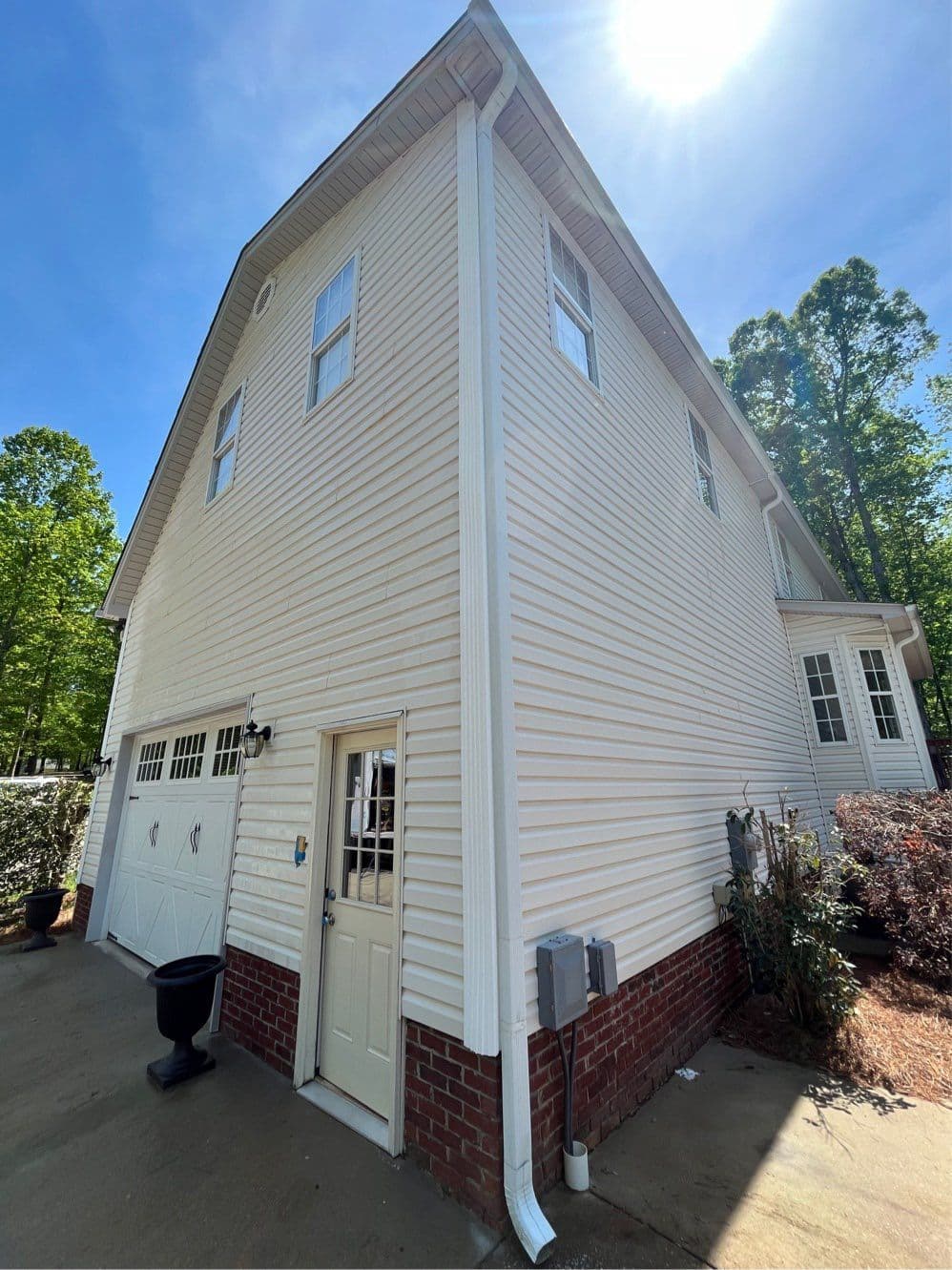 House Washed to Sparkling Perfection image